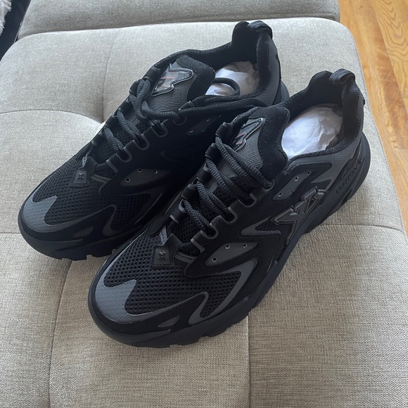 Louis Vuitton Millenium Sneakers. - Picture 6 of 10